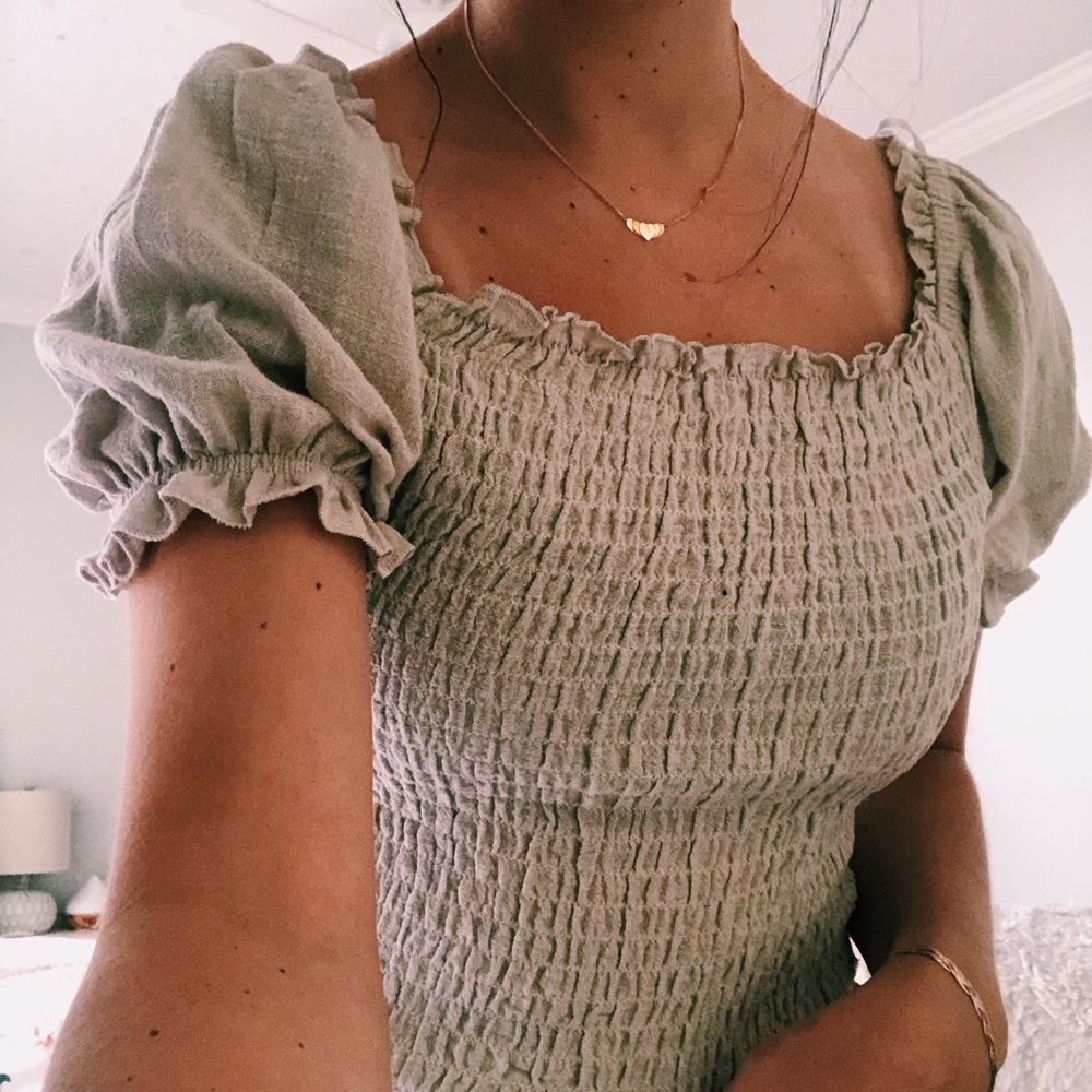 Puff sleeve top